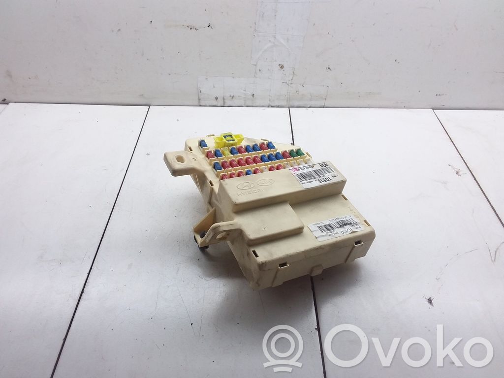 KIA Carens II Fuse module 