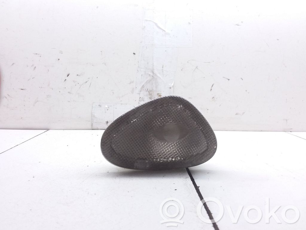 Chrysler Voyager Luz del asiento trasero 