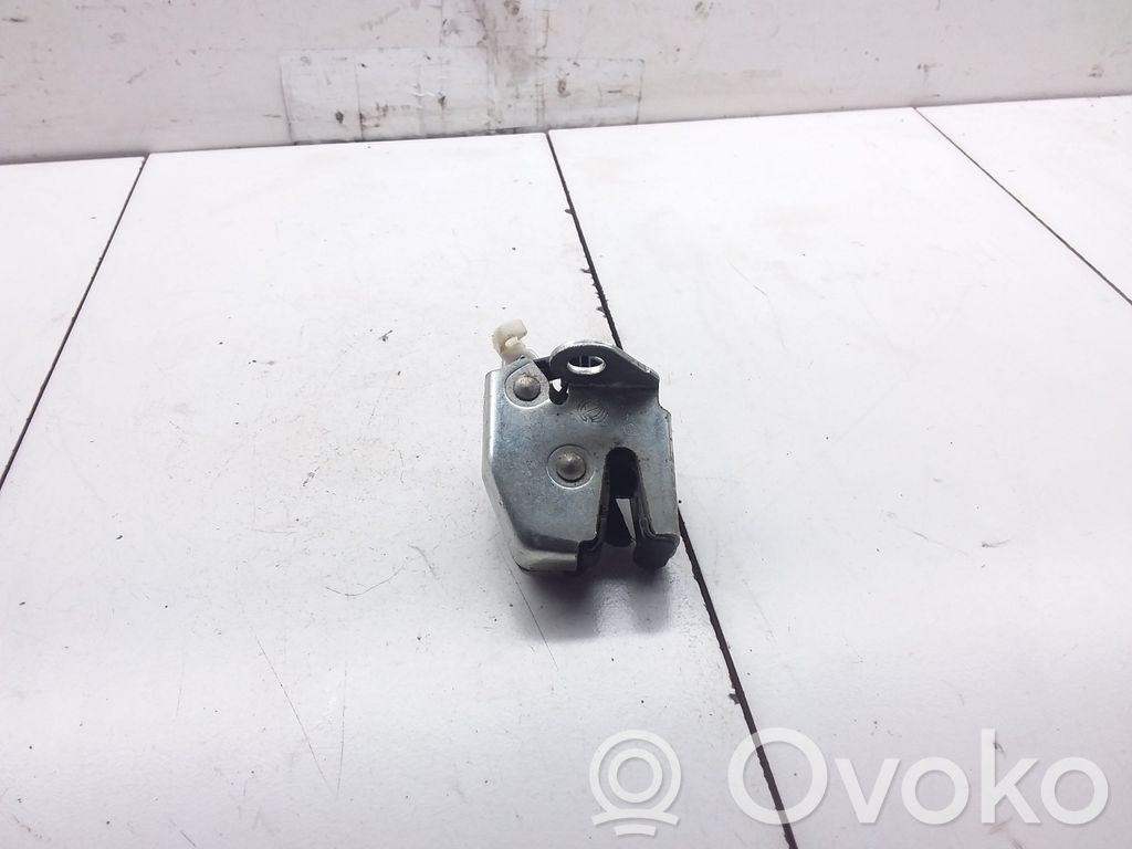 Fiat Doblo Takaluukun/tavaratilan lukon vastakappale 