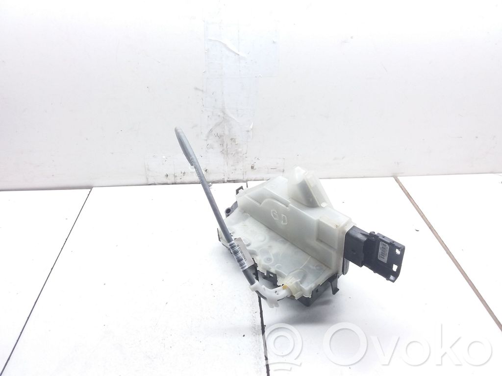 Peugeot 208 II Rear door lock 