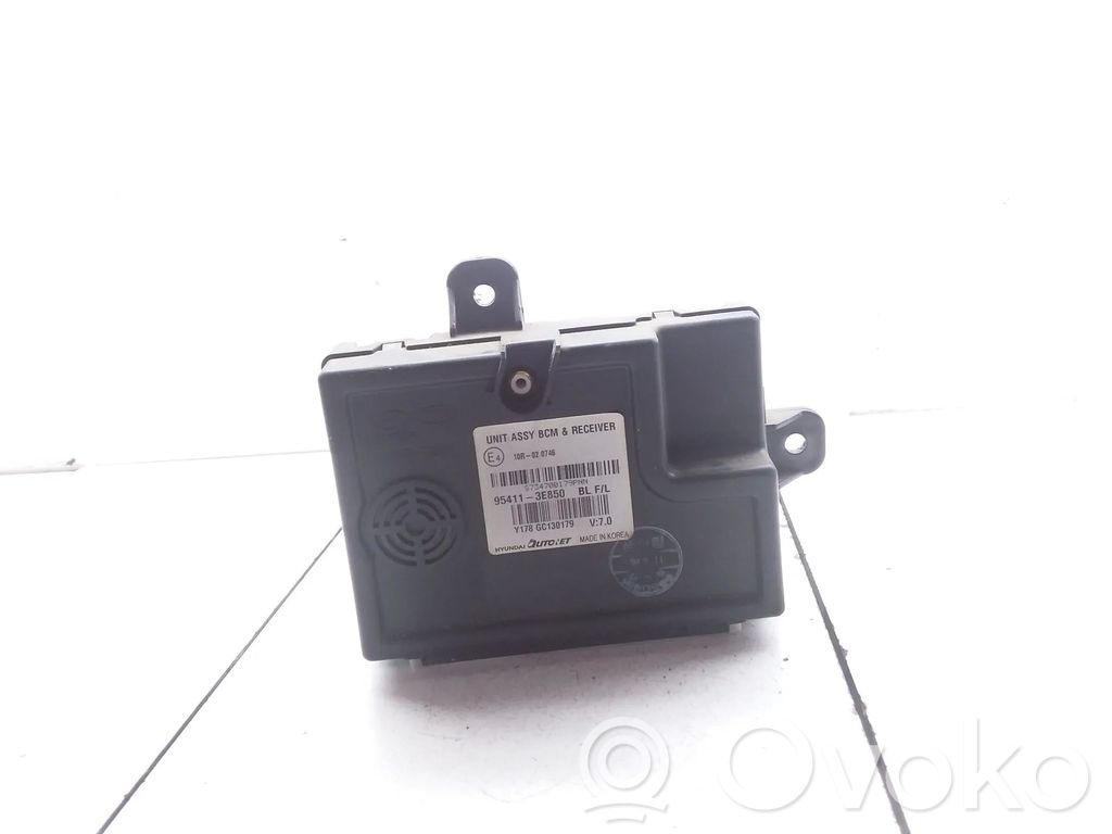 KIA Sorento Door central lock control unit/module 