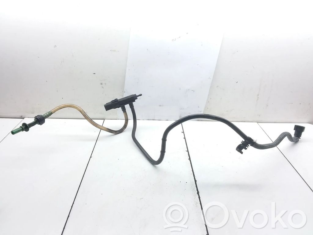 Volvo V50 Tubo de alimentación del combustible 