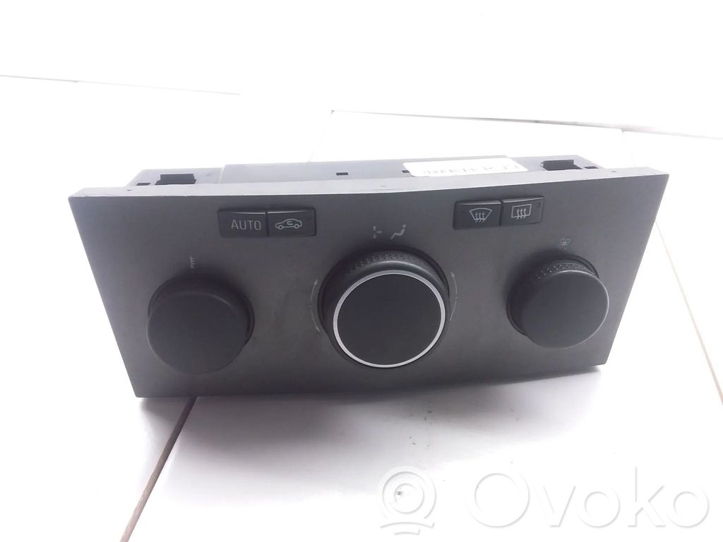 Opel Zafira B Climate control unit 