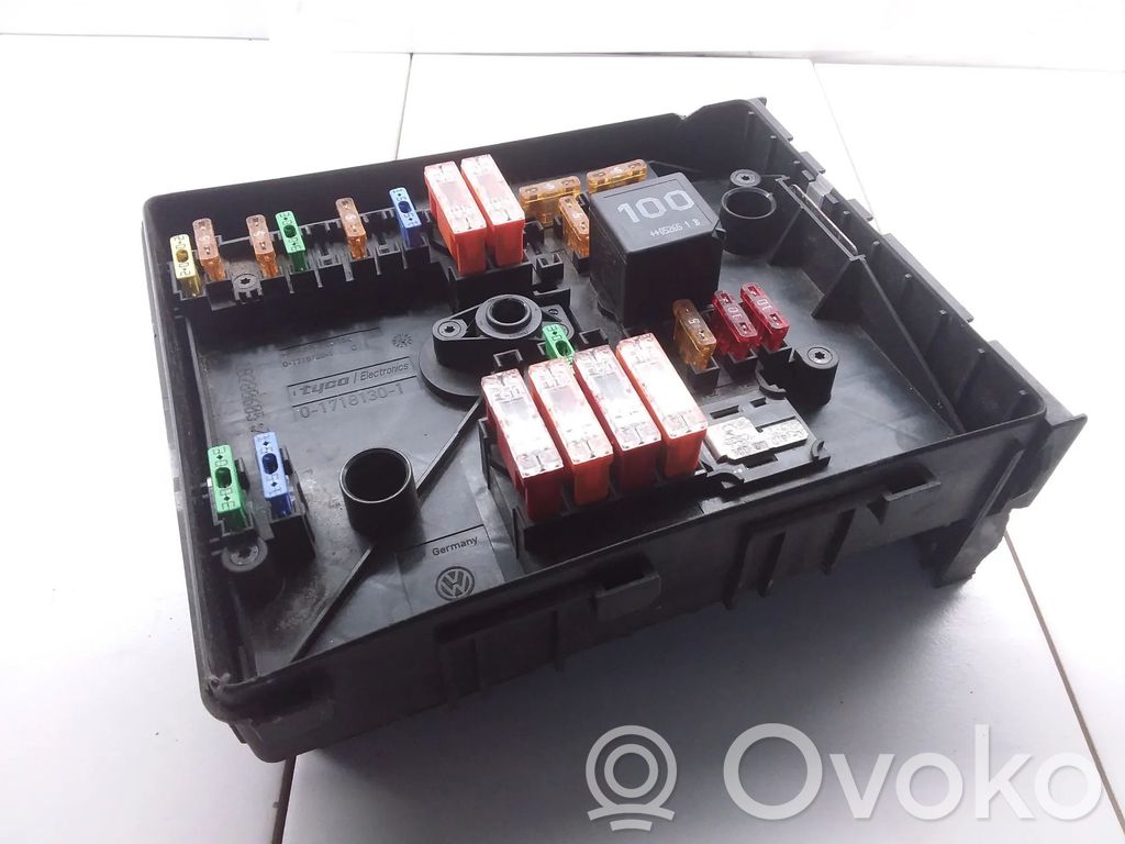 Skoda Octavia Mk2 (1Z) Sulakemoduuli 