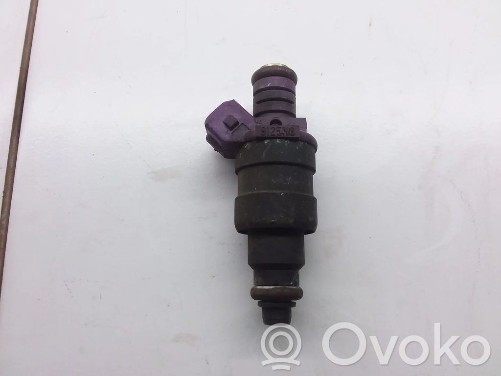 Volvo S40, V40 Inyector de combustible 