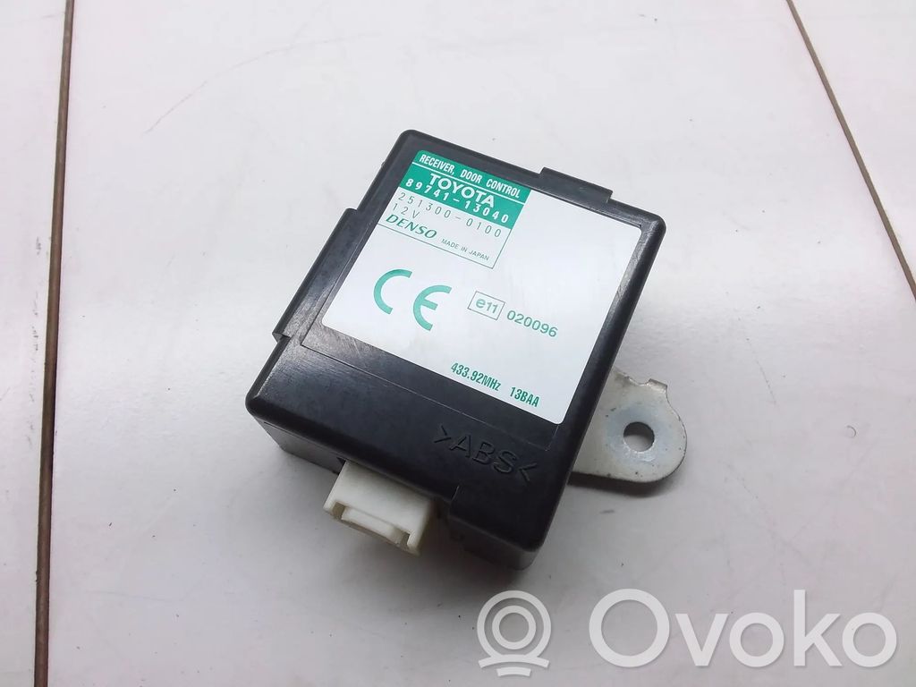 Toyota Corolla Verso E121 Unidad de control/módulo del bloqueo de puertas 