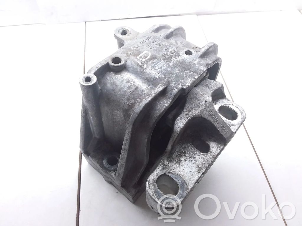 Skoda Yeti (5L) Engine mount bracket 