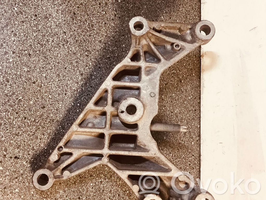 Ford Transit Custom Engine mounting bracket 