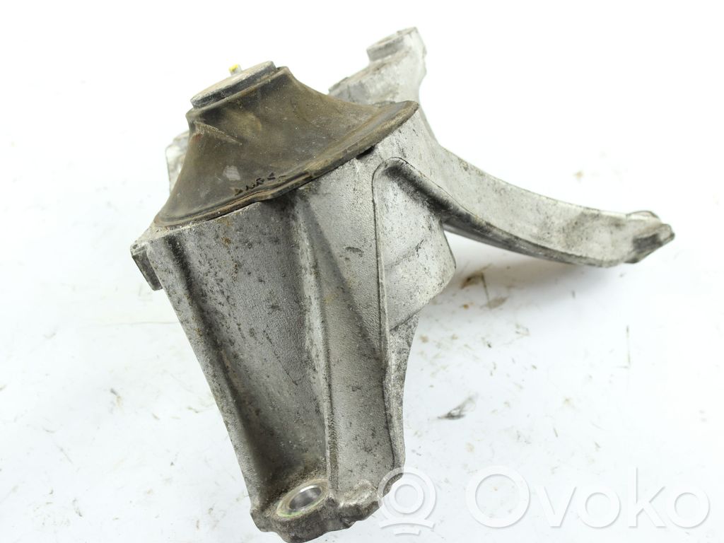 Engine mount bracket