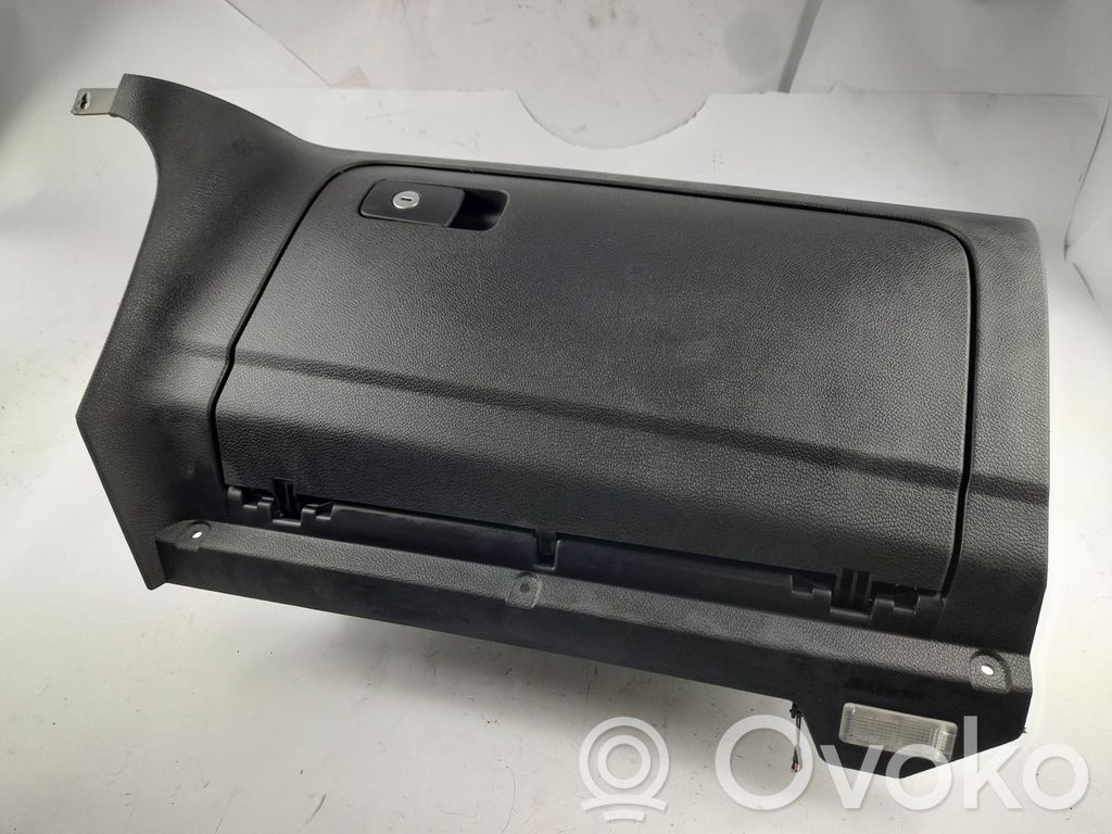 Volkswagen Golf VI Daiktadėžės (bordačioko) komplektas 