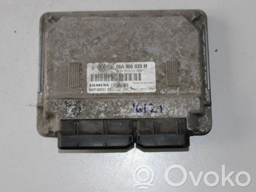 Volkswagen Golf IV Engine control unit/module 