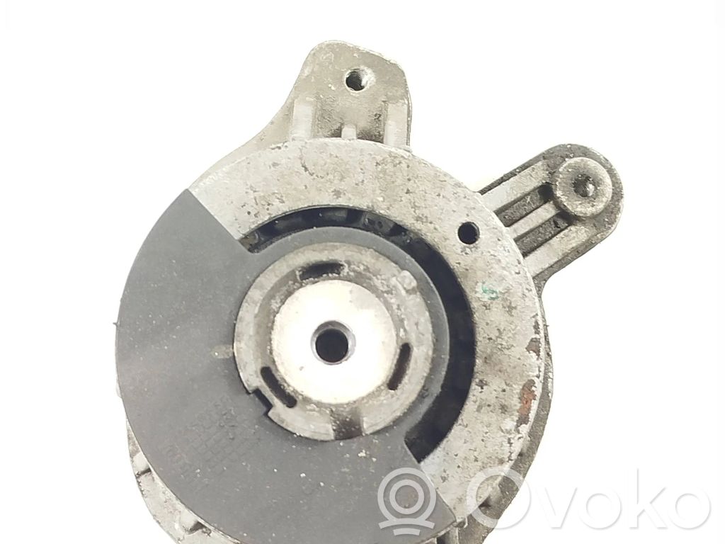 Mercedes-Benz C W205 Engine mount bracket 
