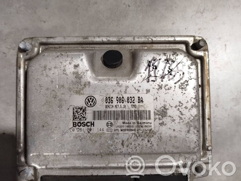 Volkswagen Golf V Engine control unit/module 