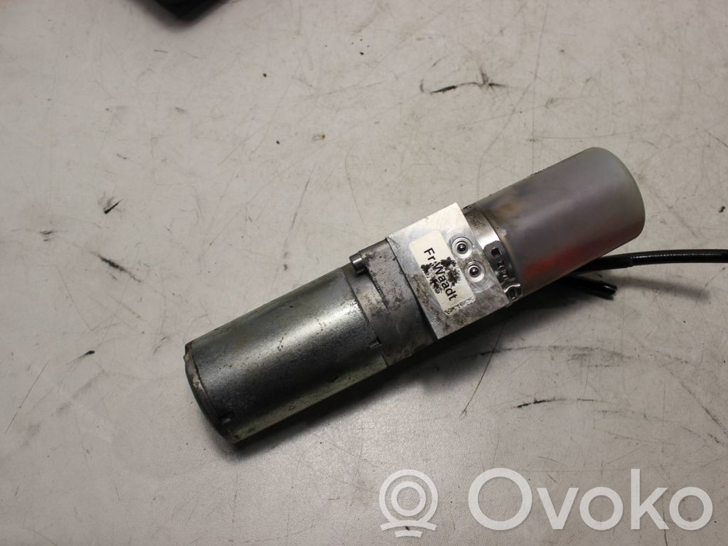 Silniczek pompy hydraulicznej klapy tylnej bagażnika   A2168000148,007970,HB71296002