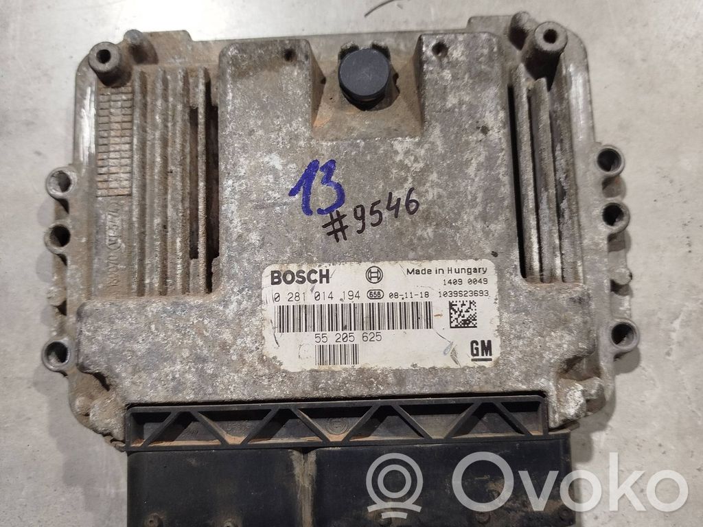 Opel Zafira B Engine control unit/module 