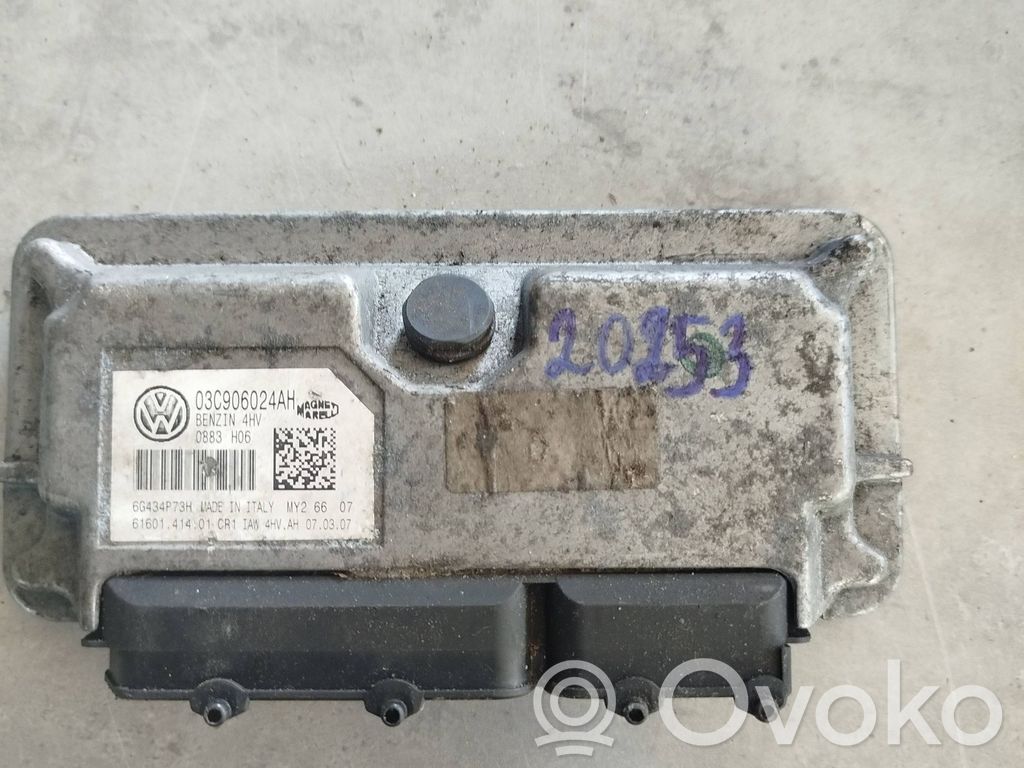 Volkswagen Golf V Engine control unit/module 