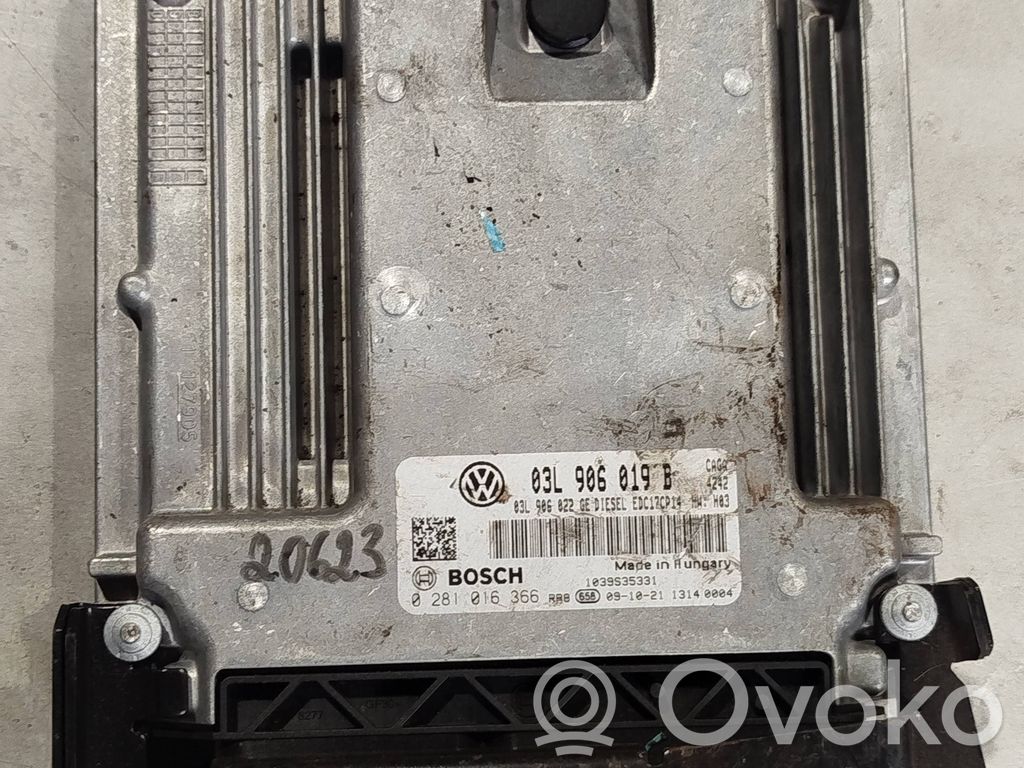 Audi A4 S4 B6 8E 8H Engine control unit/module 