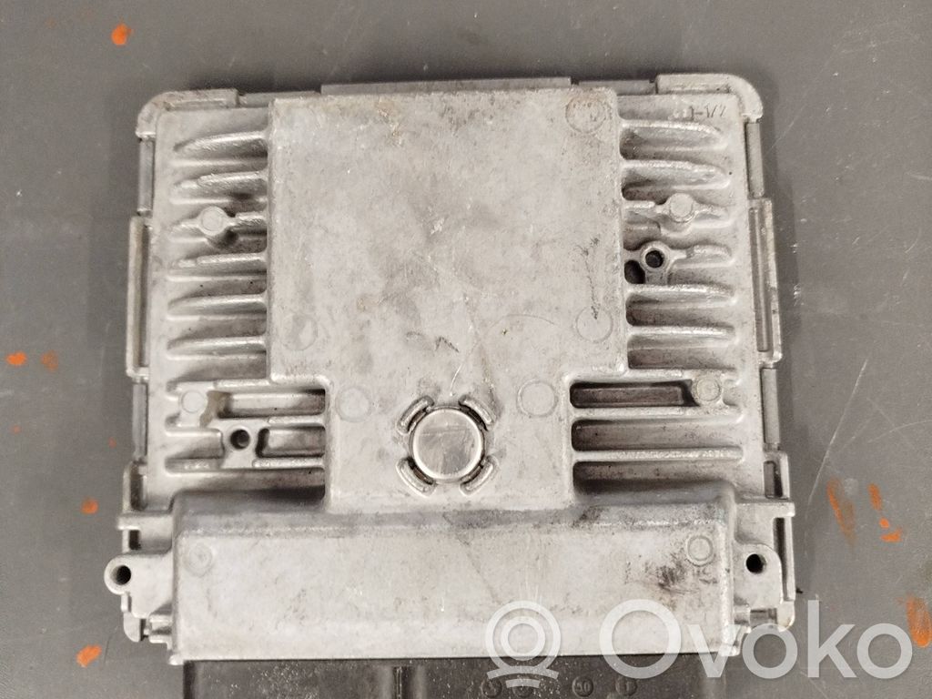 Engine control unit/module   03F906070HP