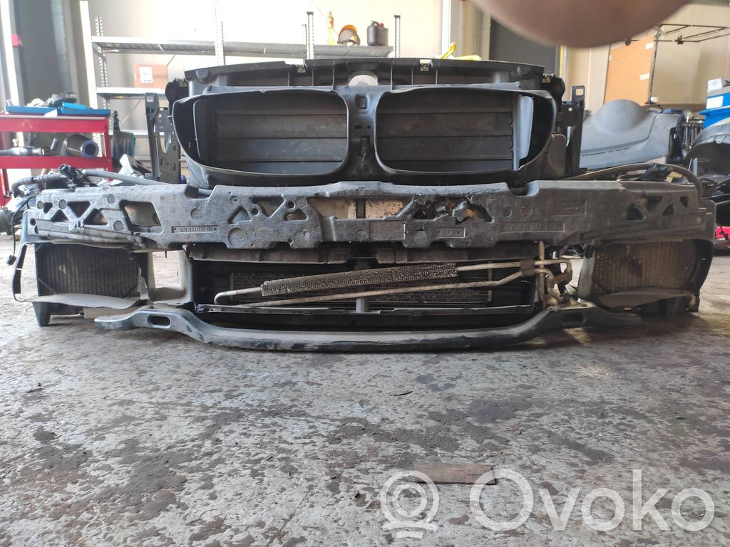 BMW 5 F10 F11 Pas przedni 