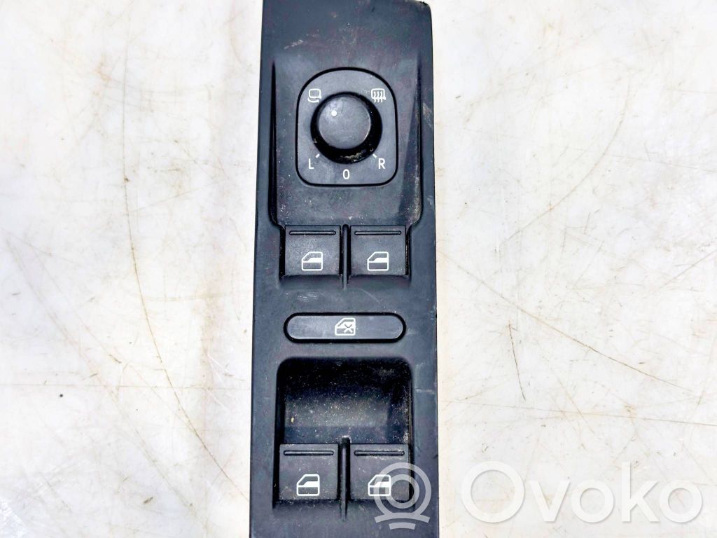 Volkswagen PASSAT B7 Electric window control switch 