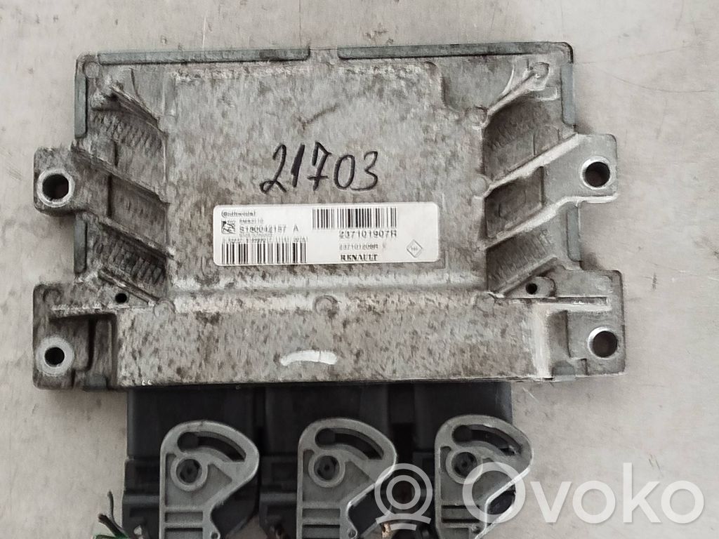 Renault Kangoo II Engine control unit/module 