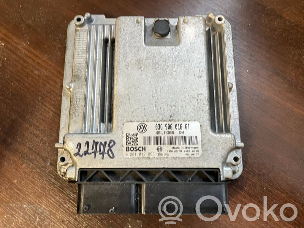 Volkswagen PASSAT B5.5 Engine control unit/module 