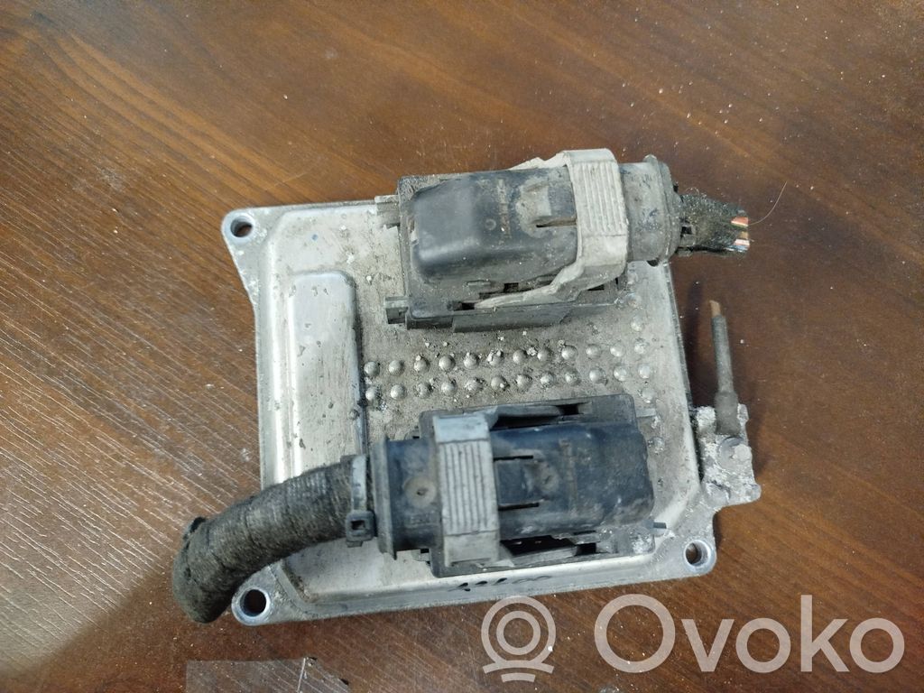 Opel Zafira B Engine control unit/module 