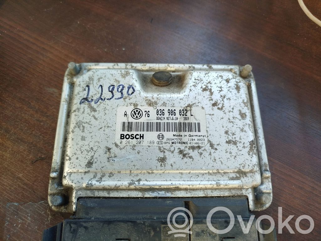 Volkswagen Golf V Engine control unit/module 