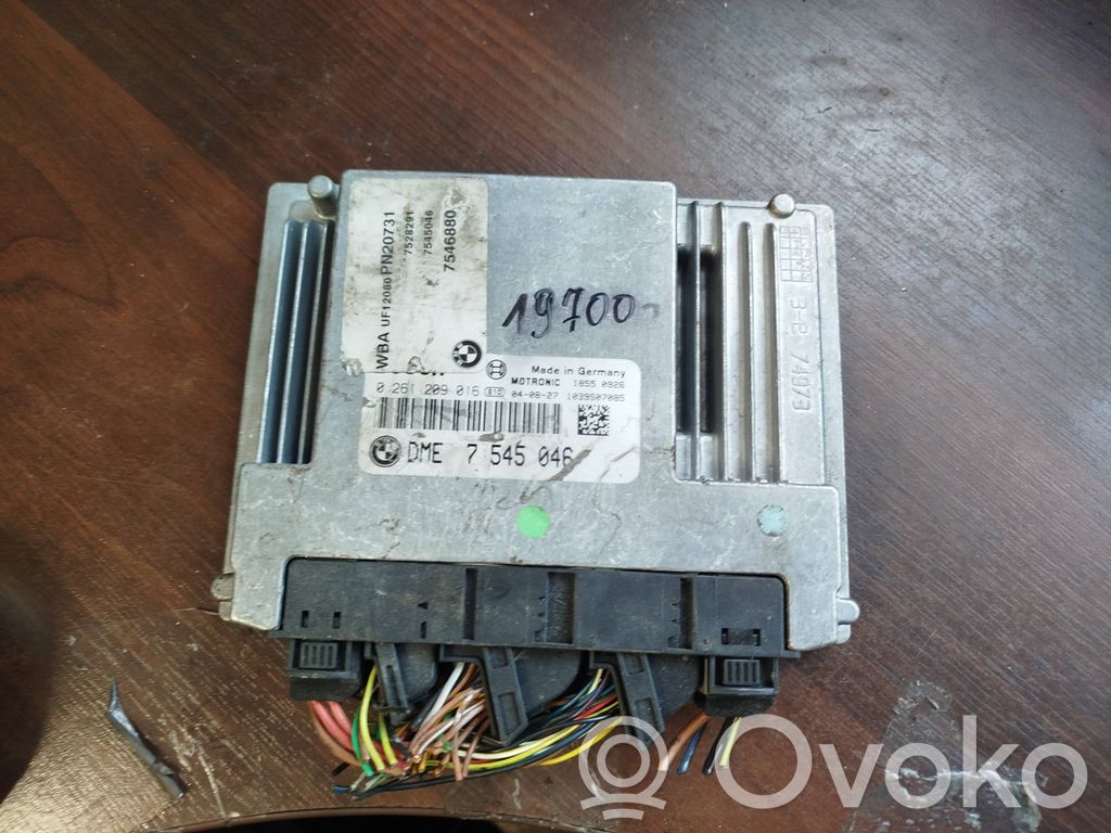 BMW 1 E81 E87 Engine control unit/module 
