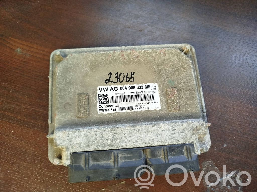 Volkswagen Golf VI Engine control unit/module 