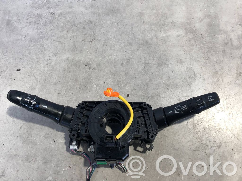 Mitsubishi Outlander Interruptor/palanca de limpiador de luz de giro 