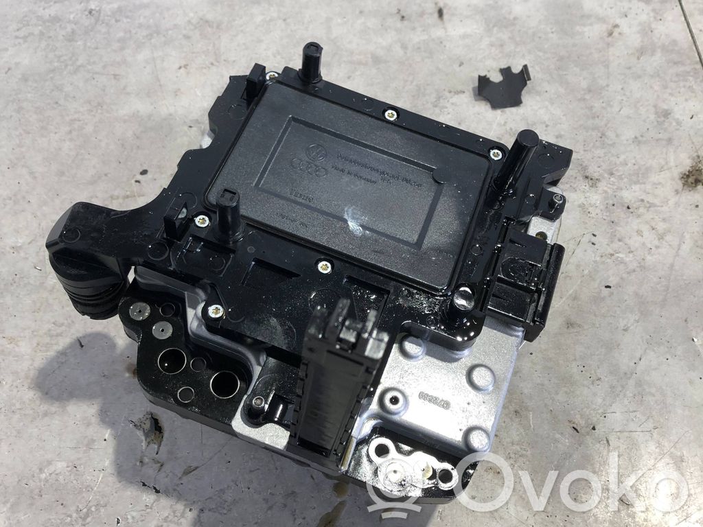 Volkswagen PASSAT B6 Transmission gearbox valve body 