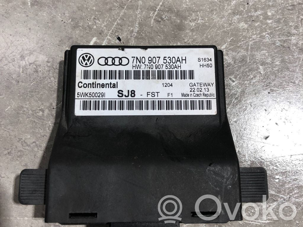 Volkswagen PASSAT B7 Módulo de control Gateway 