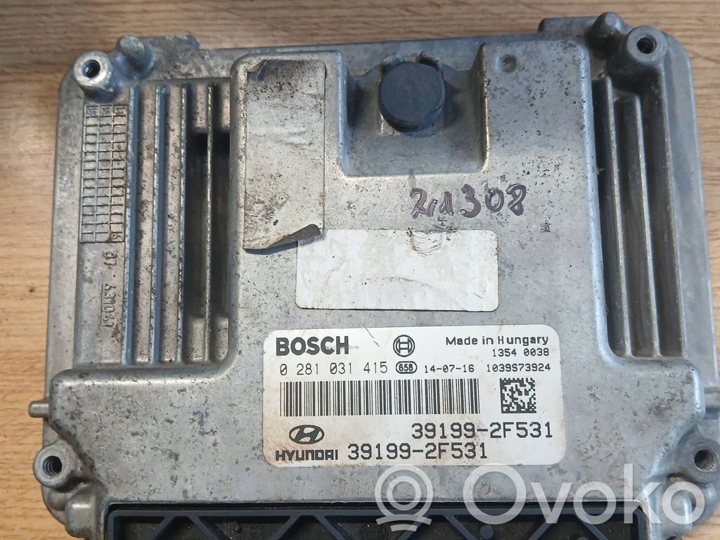 Hyundai ix35 Engine control unit/module 