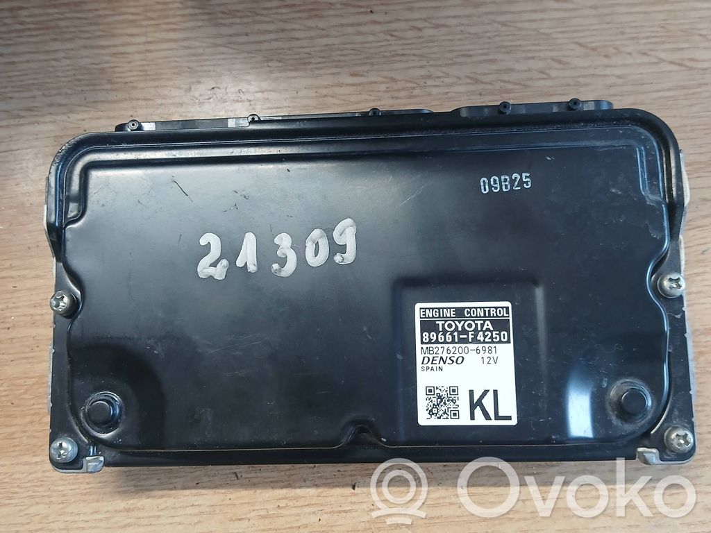 Toyota C-HR I Engine control unit/module 