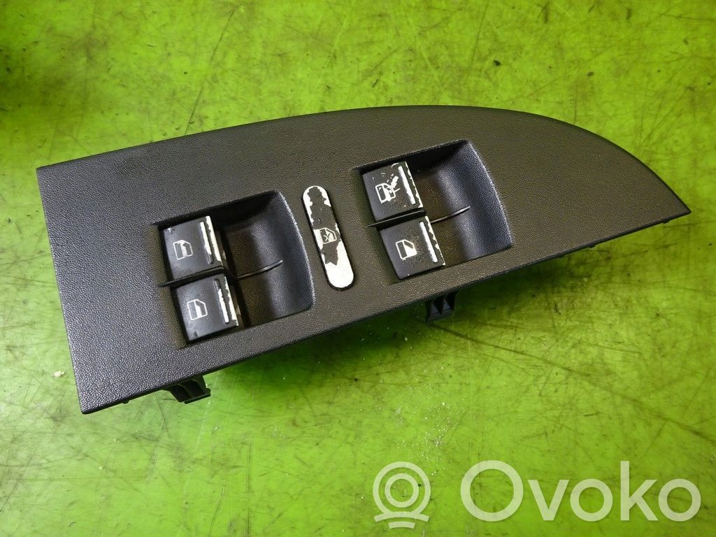 Seat Leon (1P) Przełącznik / Przycisk otwierania szyb 