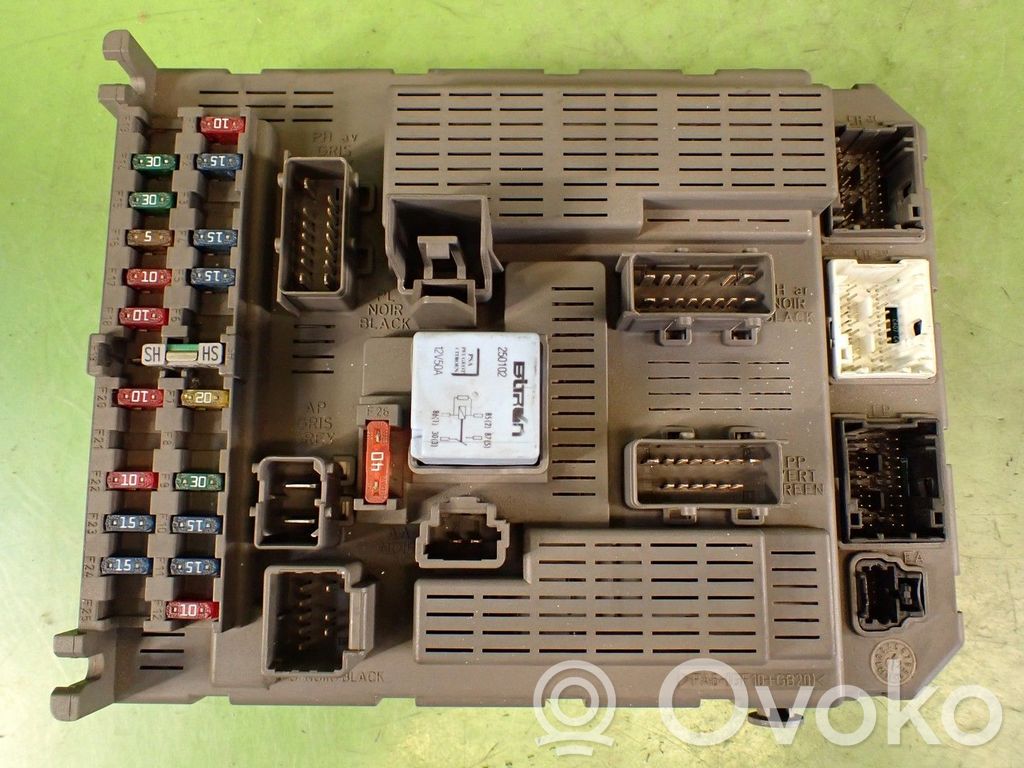Citroen C5 Fuse module 