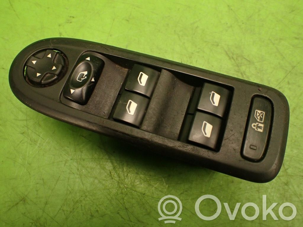 Citroen C5 Quarter vent window switch 