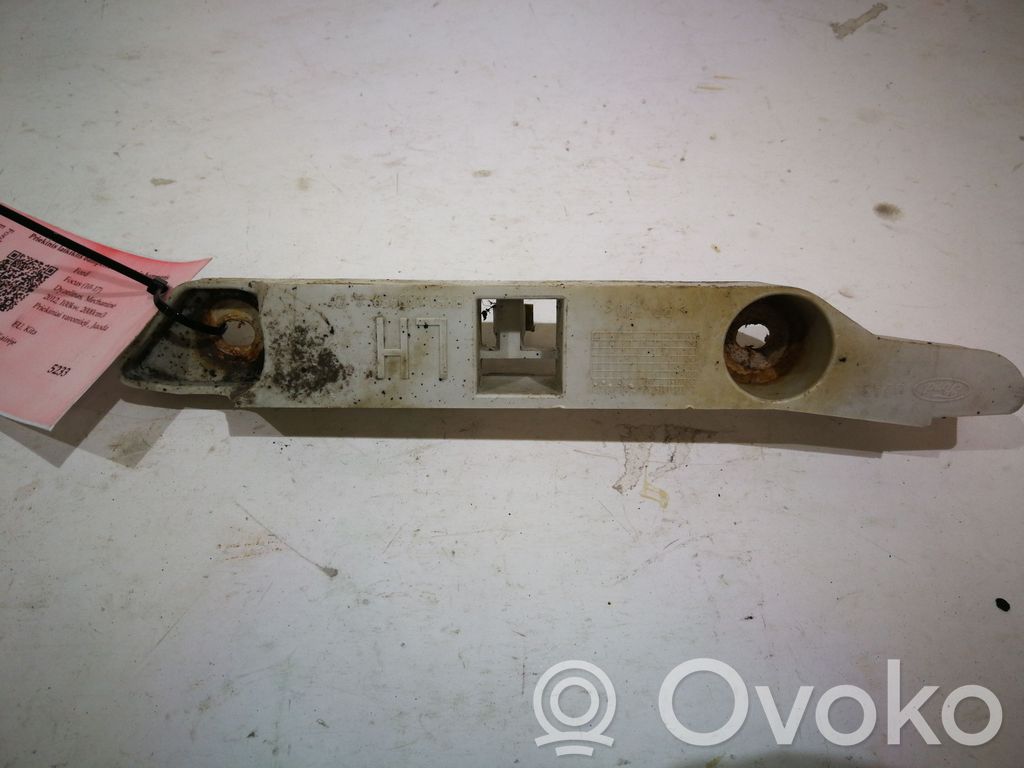 Ford Focus Front bumper mounting bracket 