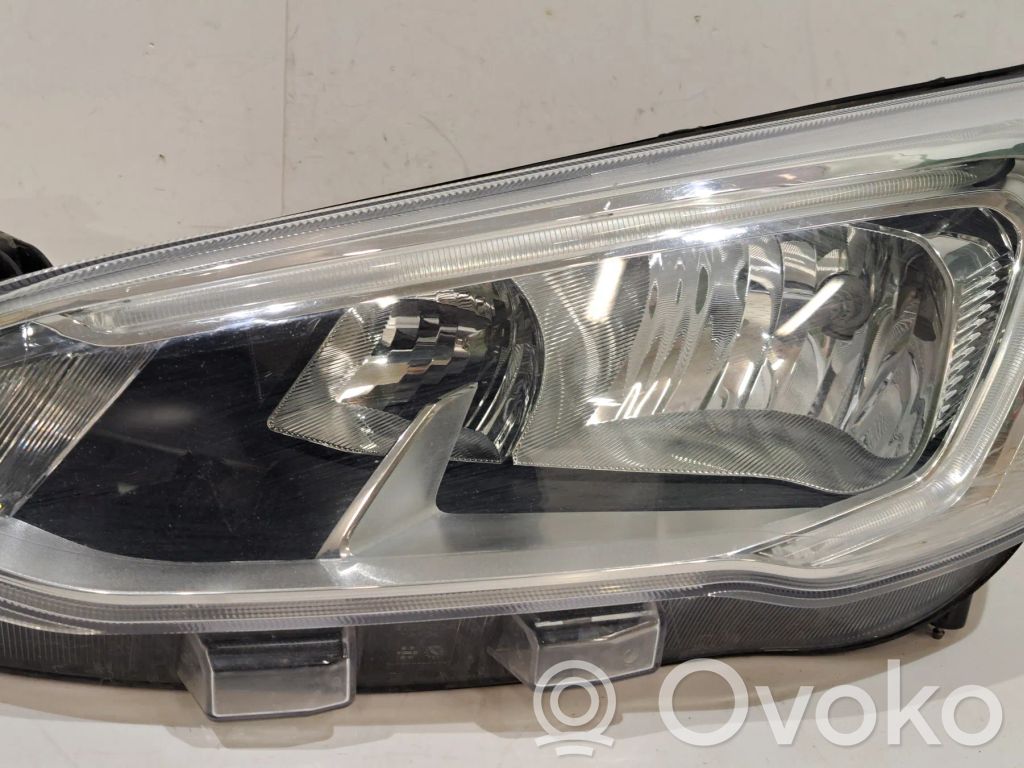 Headlight/headlamp   JX7B13W030AE