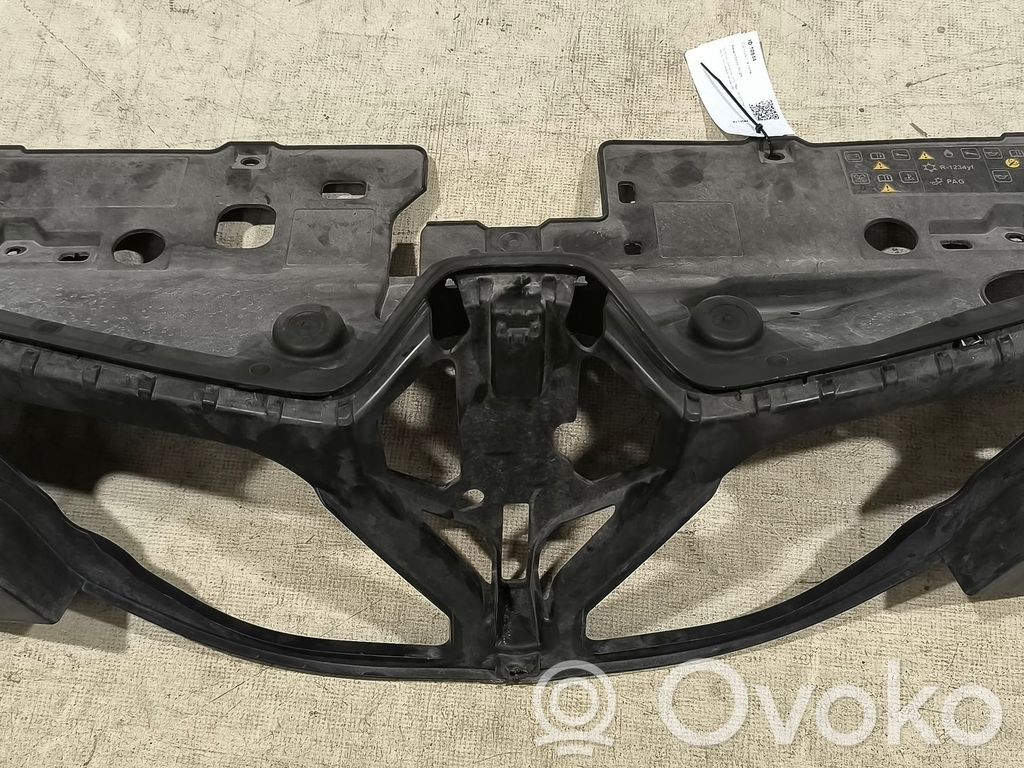 Renault Captur Rejilla superior del radiador del parachoques delantero 