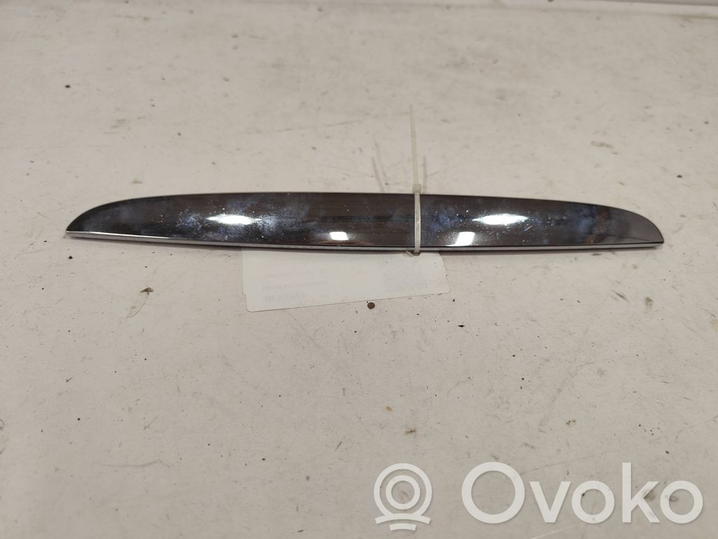 Front bumper upper radiator grill   51137117241