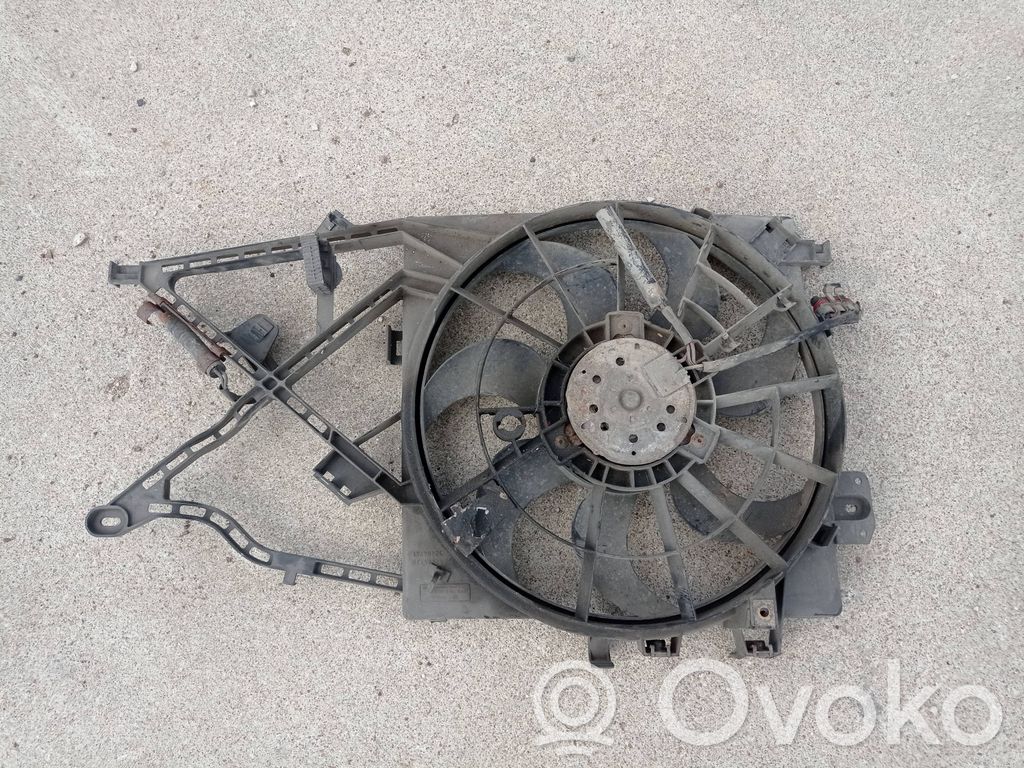 Opel Vectra B Jäähdyttimen jäähdytinpuhallin 