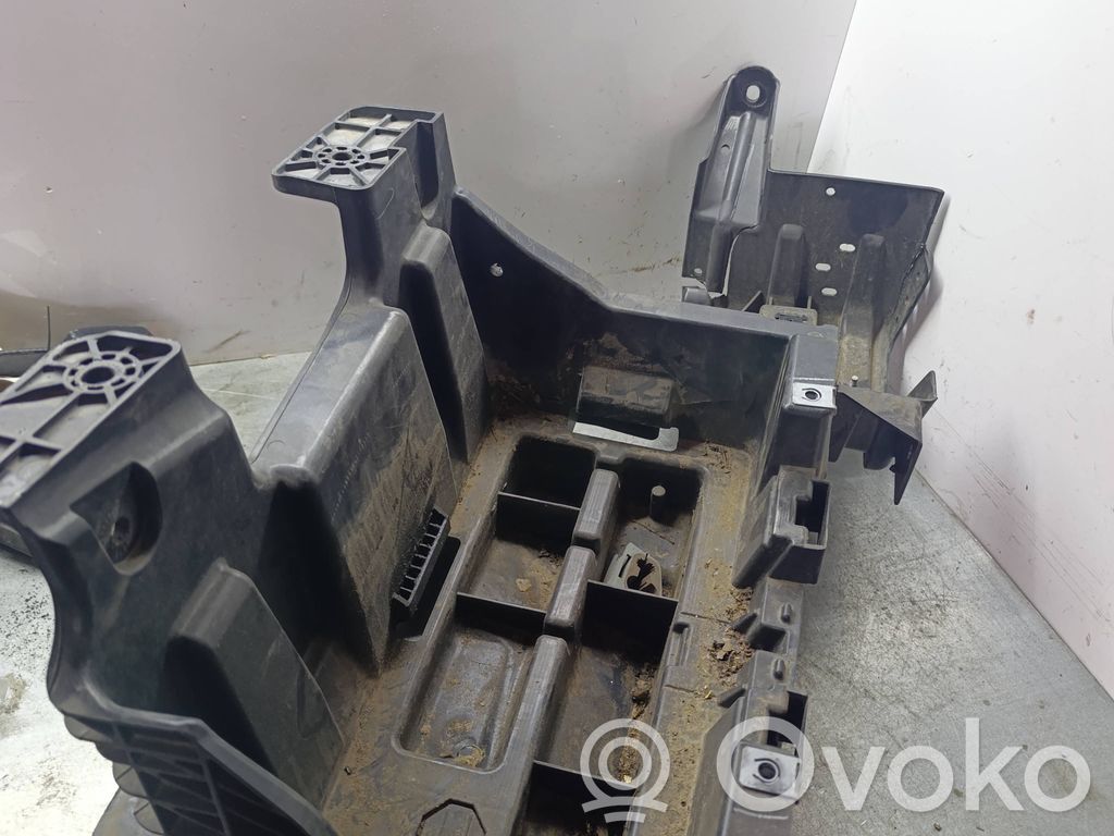 Dodge RAM Akumuliatoriaus dėžė 