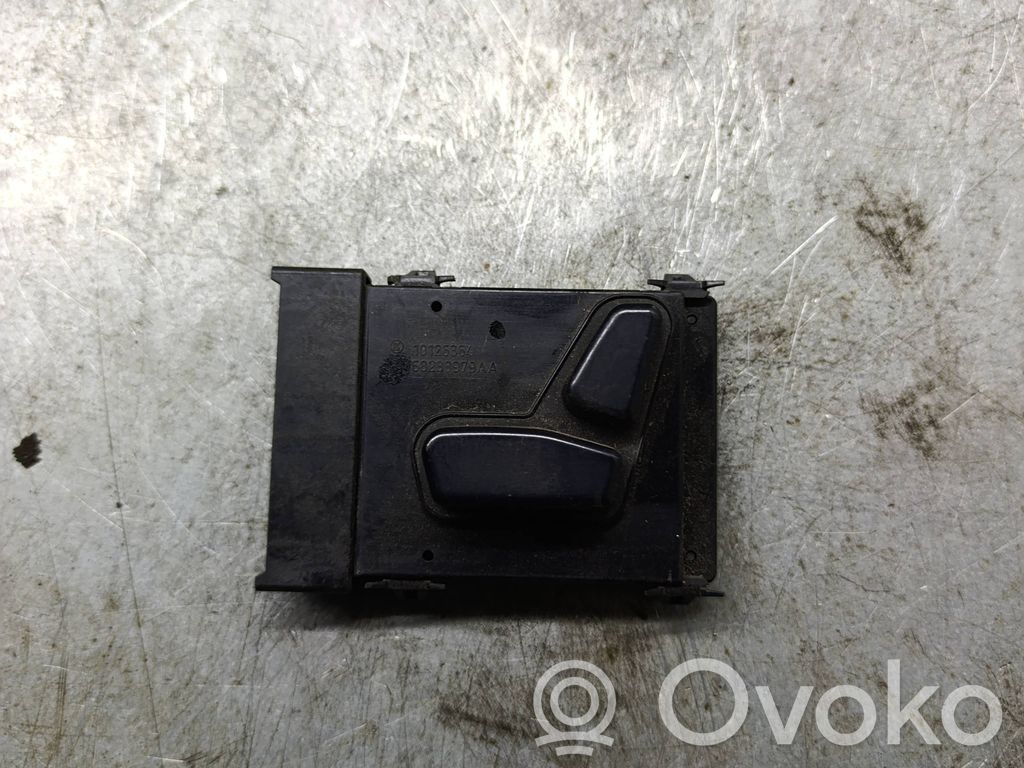 Seat control switch   68233979AA