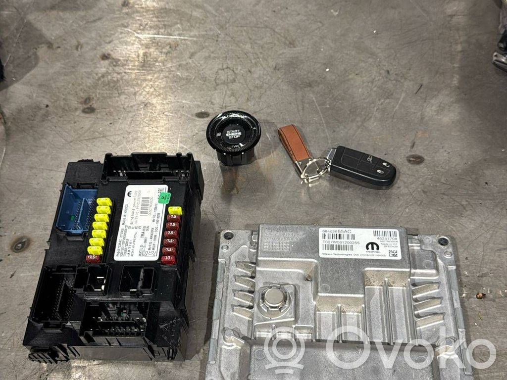 Unidad de control/módulo del motor   68402685AC,46351708,T007W081200255