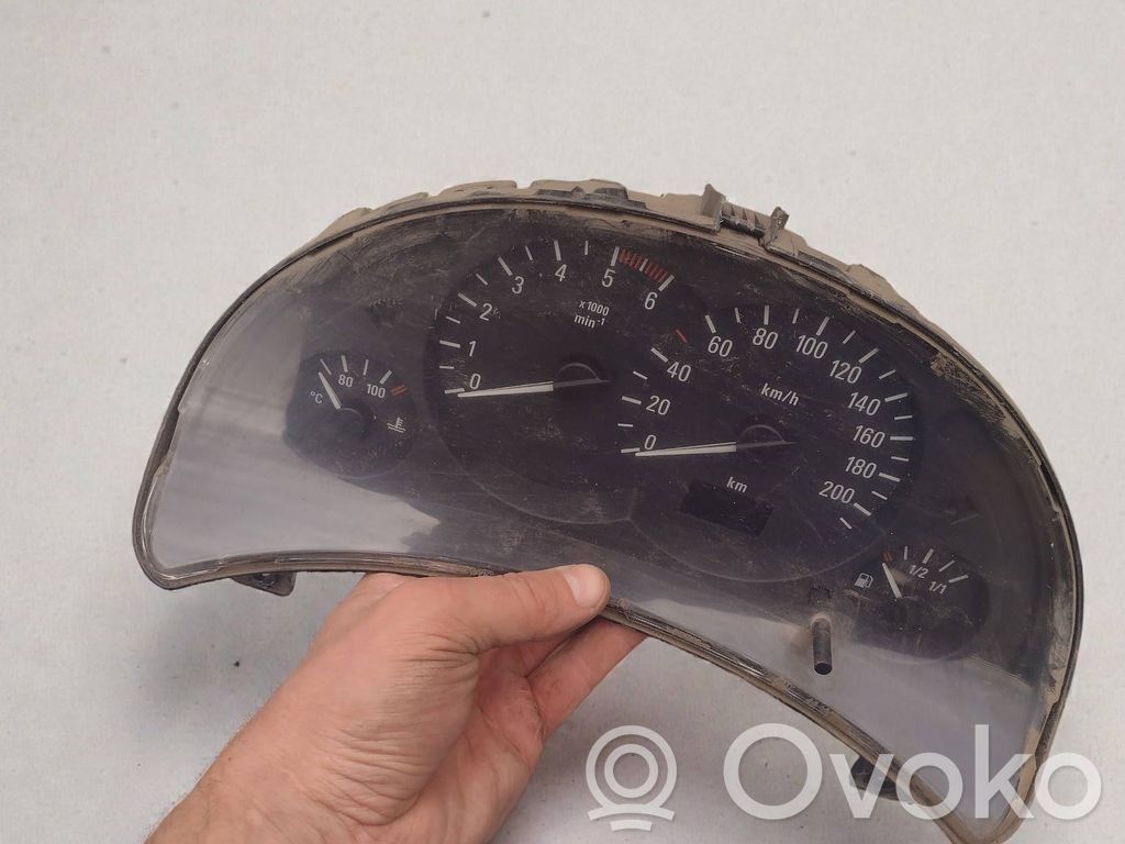 Opel Corsa C Speedometer (instrument cluster) 
