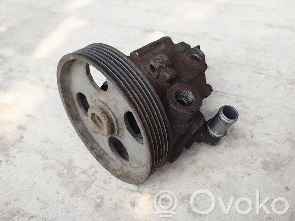 Peugeot Partner Power steering pump 