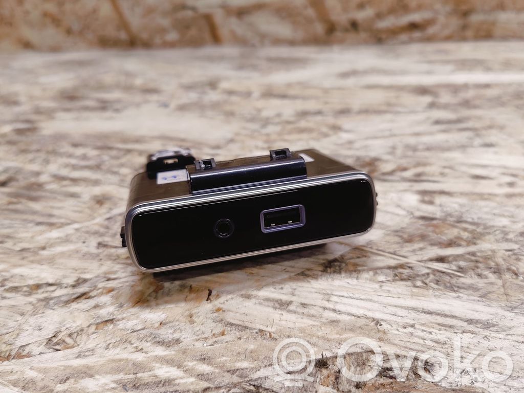 Enchufe conector USB   01561182090