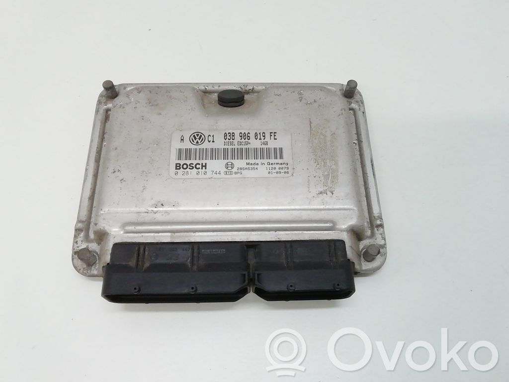 Volkswagen Golf IV Engine control unit/module 